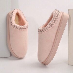 Cozy Pink Shearling Slip-On Women's Slippers